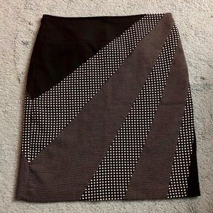 Worthington black and white patterned skirt
